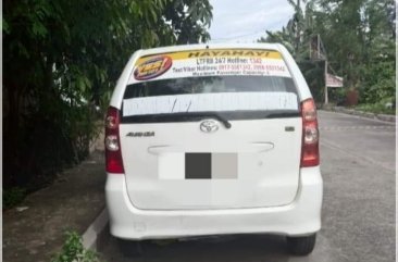 White Toyota Avanza 2011 for sale in Taguig