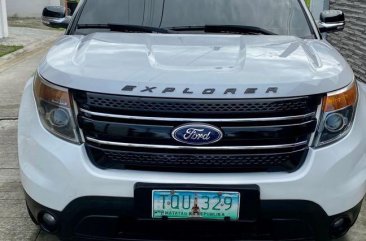 Selling Pearlwhite Ford Explorer 2012 in Malolos