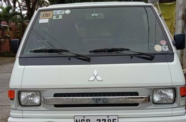 White Mitsubishi L300 2018 for sale in Las Pinas