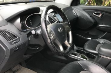 Selling Silver Hyundai Tucson in Parañaque