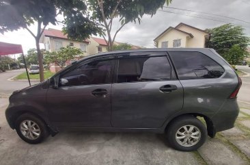 Selling Silver Toyota Avanza 2014 in Manila