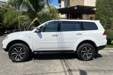 Selling White Mitsubishi Montero 2011 in Las Piñas