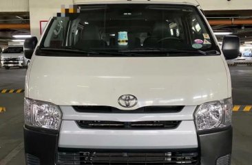  White 2018 Toyota Hiace 