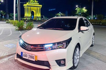 Pearlwhite Toyota Corolla Altis 2014 for sale in Pasig