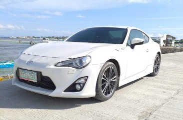  White Toyota 86 2013