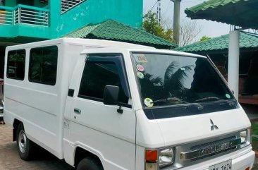 Selling White Mitsubishi L300 2016 in Santo Tomas