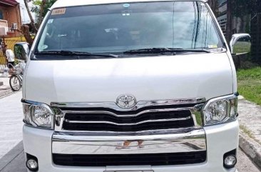 Selling White Toyota Hiace Super Grandia 2017 in Parañaque