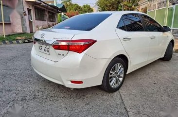 Selling White Toyota Corolla Altis 2016 in Caloocan