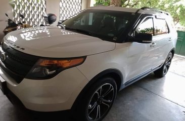 Selling White Ford Explorer 2015 in Makati