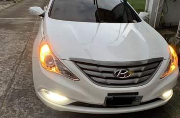 Sell White 2010 Hyundai Sonata in Manila