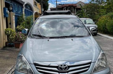 Selling Silver Toyota Innova 2009 in Marikina