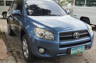 Selling Toyota Rav4 2010