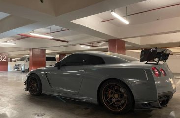 Silver Nissan Gt-R 2017 