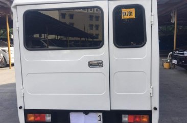 Selling White Mitsubishi L300 2021 in Pasig