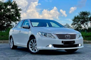 Pearl White Toyota Camry 2013