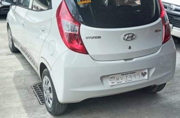  White 2018 Hyundai Eon 