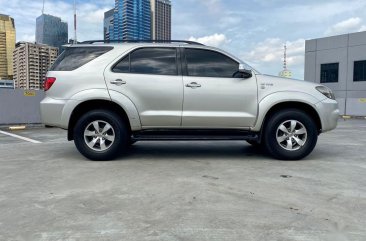 Silver Toyota Fortuner 2005