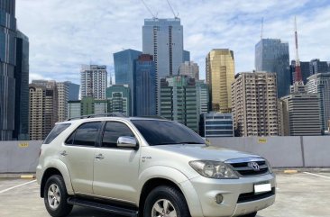 Silver Toyota Fortuner 2005