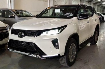 Pearl White Toyota Fortuner 2021
