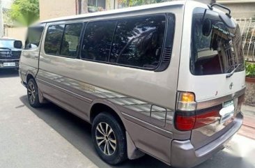 Toyota Hiace Super Grandia 2002 