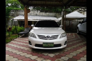 Selling Toyota Corolla Altis 2012 Sedan 