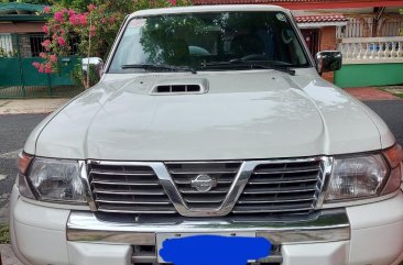 White Nissan Patrol 2003