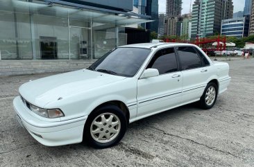 Selling Mitsubishi Galant 1992
