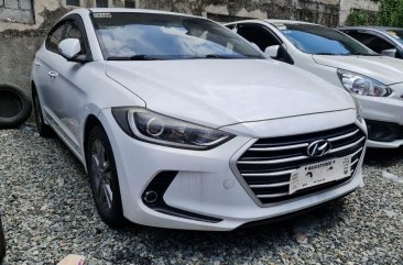 Sell White 2018 Hyundai Elantra