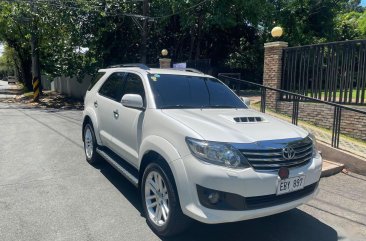Selling Pearl White Toyota Fortuner 2014 in Makati