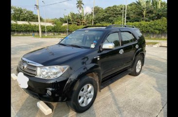 Black Toyota Fortuner 2010 for sale in Lipa