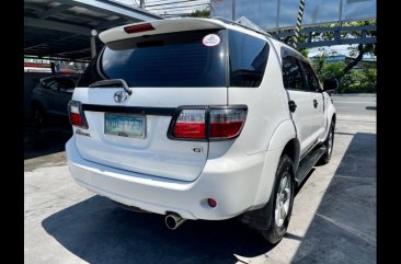 Selling Toyota Fortuner 2010 