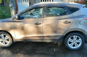 Selling  Hyundai Tucson  2013