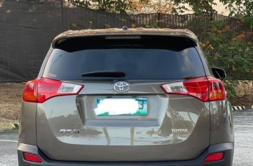Selling Toyota Rav4 2014 