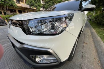  White 2019 SsangYong Tivoli SUV