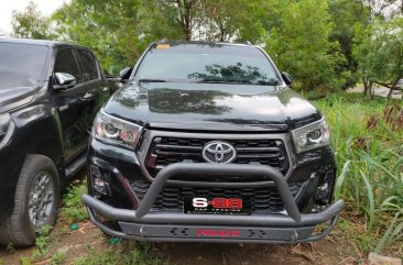 Selling Toyota Hilux Conquest 2019