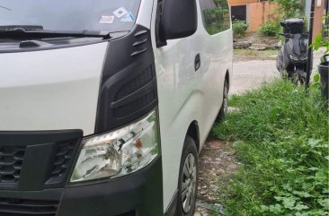 White Nissan Urvan 2016 