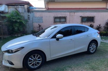 Pearl White Mazda 3 2017 