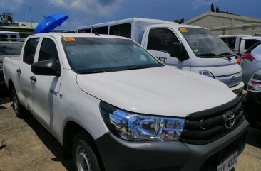  White 2019 Toyota Hilux