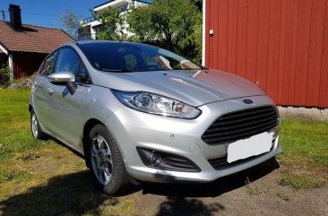 Selling Grey Ford Fiesta 2014 Hatchback