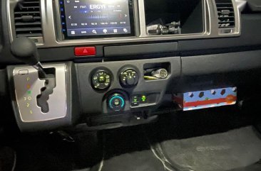 Toyota Hiace Super Grandia 2017 