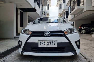 White Toyota Yaris 2015 