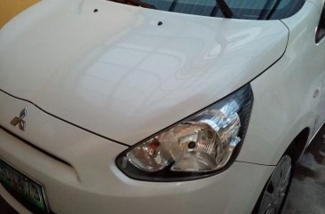 Selling White Mitsubishi Mirage 2013