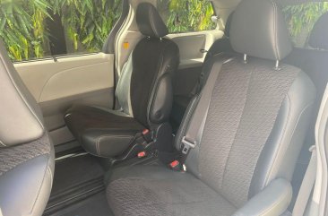 Sell 2013 Toyota Sienna 