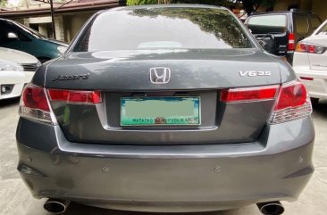 Selling Honda Accord 2010