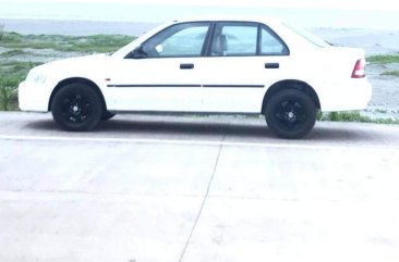 White Honda City 2000