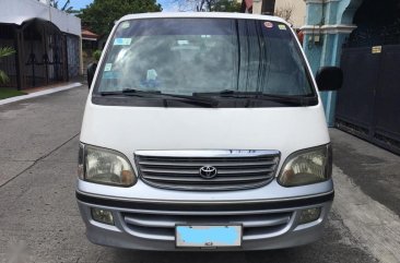  Toyota Hiace Super Grandia 2001