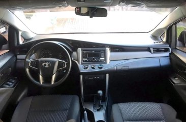 Selling Toyota Innova 2019