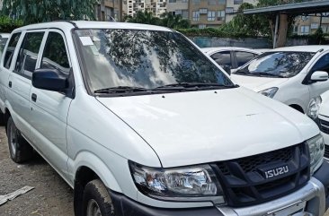 2015 White Isuzu Crosswind