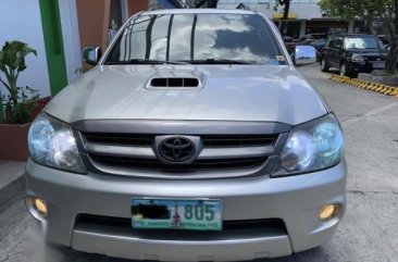 Selling Toyota Fortuner 2008