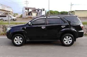 Selling Black Toyota Fortuner 2010 in Manila